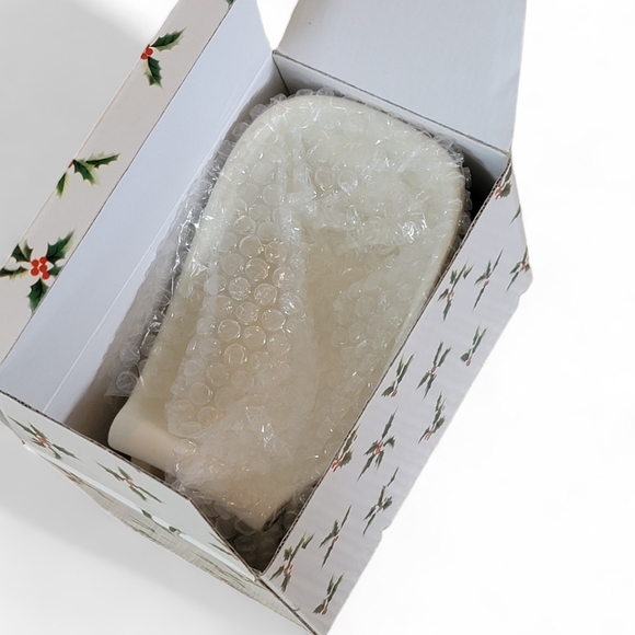 LIKE NEW! IOB Mikasa Porcelain Ribbon Holly Sleigh FK017 Ivory Color With Box - Picture 9 of 15